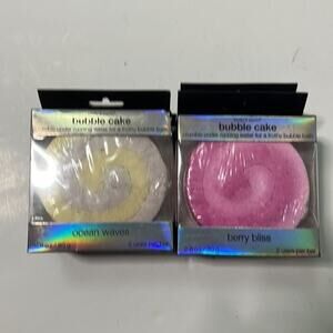 BODY & CAKE BUBBLE CAKE BERRY BLISS‎ / OCEAN WAVES 2.8 Oz BUNDLE OF 4